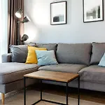 By The Old Town, New & Modern, 2 Bedroom Easy Access By Car, Free Parking Appartamento Reval