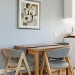By The Old Town, New & Modern, 2 Bedroom Easy Access By Car, Free Parking Appartamento *
