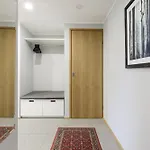 Appartamento By The Old Town, New & Modern, 2 Bedroom Easy Access By Car, Free Parking *