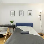 By The Old Town, New & Modern, 2 Bedroom Easy Access By Car, Free Parking Appartamento