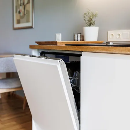 By The Old Town, New & Modern, 2 Bedroom Easy Access By Car, Free Parking Apartman