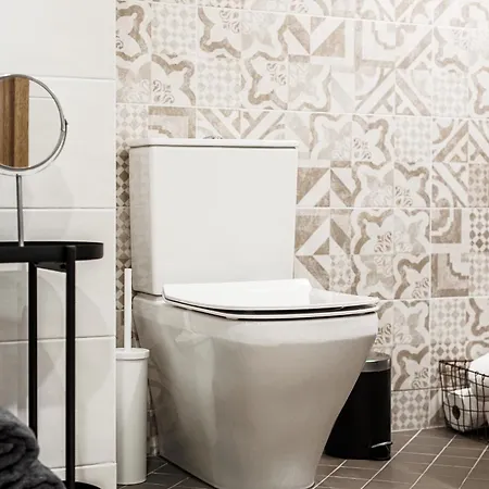 By The Old Town, New & Modern, 2 Bedroom Easy Access By Car, Free Parking * Tallinn