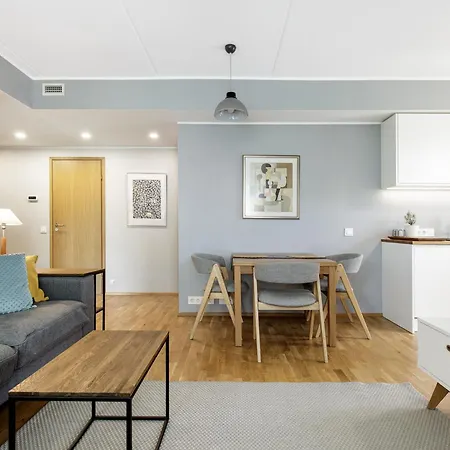 By The Old Town, New & Modern, 2 Bedroom Easy Access By Car, Parking Close By Таллин