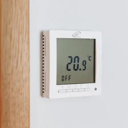 By The Old Town, New & Modern, 2 Bedroom Easy Access By Car, Free Parking Apartman *