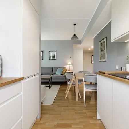 Appartamento By The Old Town, New & Modern, 2 Bedroom Easy Access By Car, Free Parking