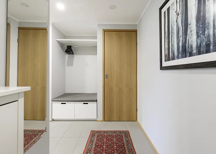 Daire By The Old Town, New & Modern, 2 Bedroom Easy Access By Car, Free Parking *