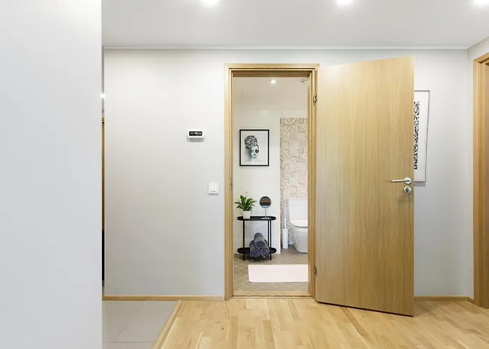 By The Old Town, New & Modern, 2 Bedroom Easy Access By Car, Free Parking Daire Tallinn