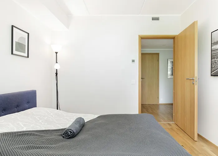 Daire By The Old Town, New & Modern, 2 Bedroom Easy Access By Car, Free Parking Tallinn