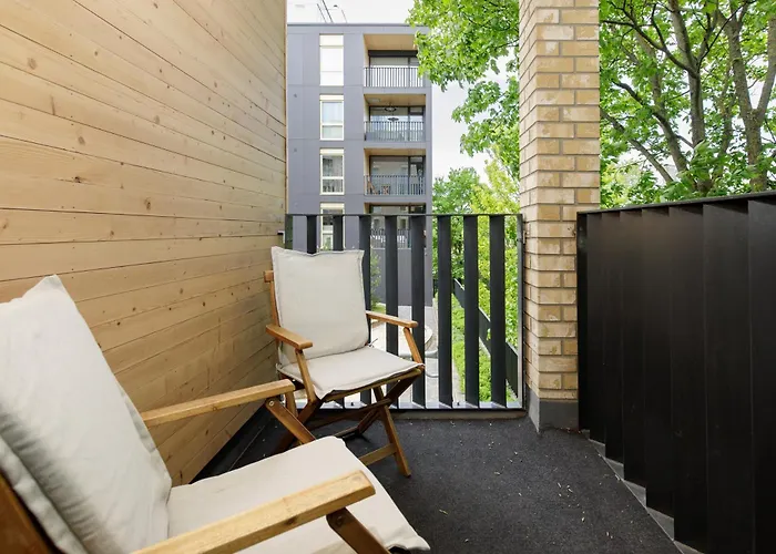 By The Old Town, New & Modern, 2 Bedroom Easy Access By Car, Free Parking Apartmán *