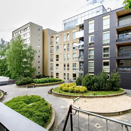 By The Old Town, New & Modern, 2 Bedroom Easy Access By Car, Free Parking *